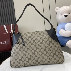 Gucci Shopping Bags